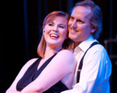 Christopher Simmons et Debra DaVaughn. Photo par Surrey Arts Centre  
