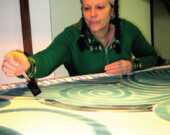 Joanne Plourde partage son amour pour l'art textile. | Photo par Festival du bois  