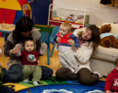 Pendant la petite enfance apprendre le français est primordial.  