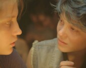 Léa Seydoux et Adèle Exarchopoulos dans La Vie d’Adèle Chapitres 1&2. | Photo de VIFF
