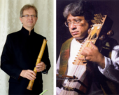 Harrie Starreveld avec son shakuhachi et Dhruba Ghosh accompagné de son sarangi. | Photos par Helen Yagi, VICO  
