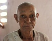 Paco, le sculpteur de totems.  