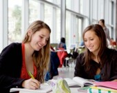 Une étudiante francophone
en pleine épreuve. | 
Photo de Concordia University  
