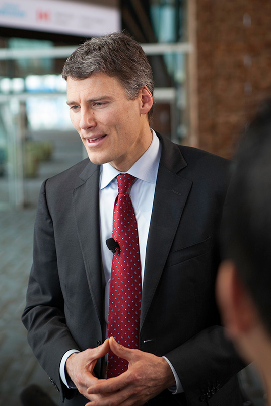 Le maire Gregor Robertson, offusqué par l’article de The Economist. | Photo par Rishad Daroowala