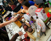 En 2013, la première édition du Vancouver Tea Festival avait attiré 3 500 curieux.  