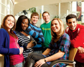 Étudiants à l’Université de Saint-Boniface, une université membre de l’ACUFC. | Photo de Collège Educacentre et Université de Saint-Boniface  