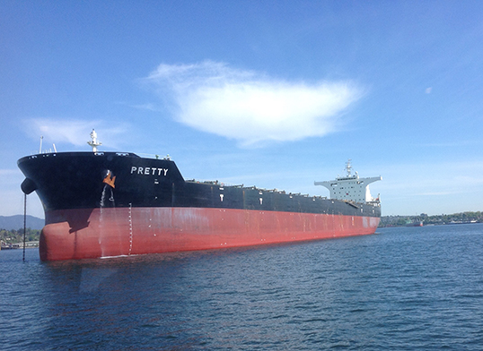 Un « joli » cargo. | Photo par Pascal Guillon  