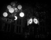 L’Horloge à vapeur de Gastown joue toutes les heures la même mélodie que le carillon londonien de Westminster. | Photo de Ghostly Vancouver Tours  