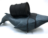 Ray Tse’s ceramics tell of the woes of the world.  