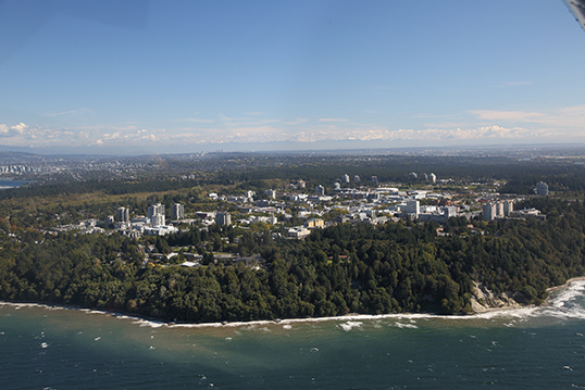 Campus de Vancouver. | Photo par Julian Schüngel
