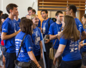 Les nouveaux étudiants sont orientés dès la rentrée universitaire. | Photo par Curtis Jones  