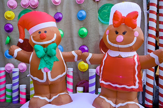 Christmas cheer all around town.| Photo courtesy of GoToVan.  