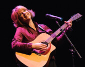 Des artistes aux sons folk, jazz, roots partageront la scène lors de Pacifique en chanson, le 8 avril prochain.
  