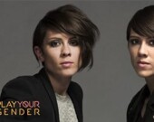 « La société attend beaucoup de la part des femmes, elles doivent être capable de tout faire. Si vous ne pouvez pas tout faire, vous êtes une idiote », Sara Quin du groupe Tegan and Sara. | Photo de Play your gender  