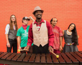 Des artistes de la région du fleuve Zambèze, en Afrique australe, en concert à Vancouver.  