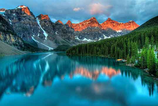 Une vue de Lake Louise en Alberta. | Photo par James Wheeler  