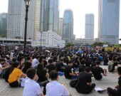 Des manifestants à Hong Kong. | Photo par Beverly Yuen Thompson  