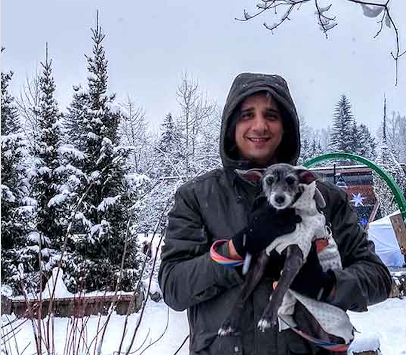 Felipe Câmara and
his rescuea dog Tupi. | Photo courtesy of Felipe Câmara  