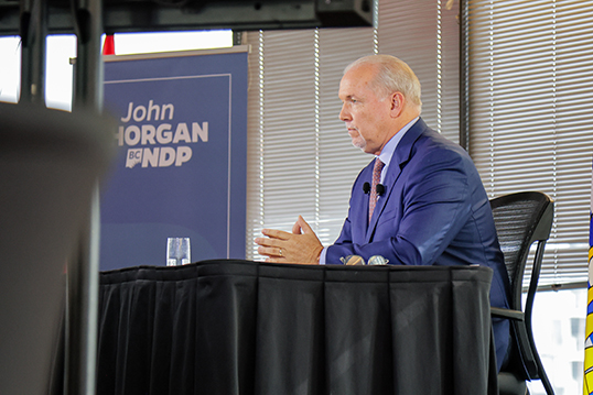 Oui, c’est fait, John Horgan a gagné son pari. | Photo de BCNDP
  