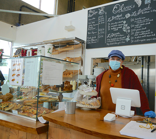 Valérie Audibert, propriétaire et fondatrice avec son époux de la boulangerie-pâtisserie Chez Olivier’s Bread. | Photo de Andreina Romero  