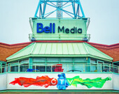 Une enseigne de Bell Média à Toronto | Photo par Obert Madondo  