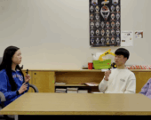 William Wang passe une entrevue avec la gagnante d’un concours oratoire en français sur sa chaîne YouTube | chaîne YouTube Phoenix Community Studios  