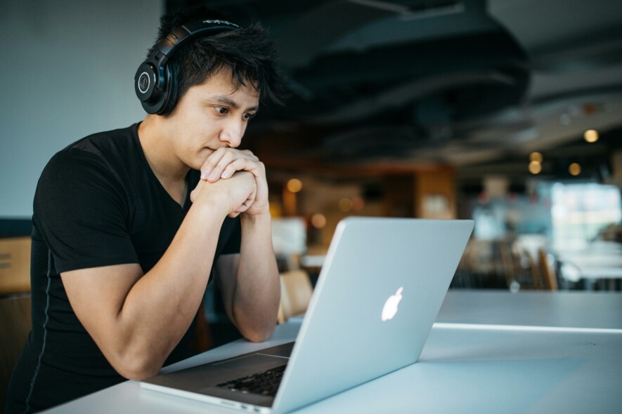 Le webinaire « Trouver sa place en Colombie-Britannique » portera sur l’intégration et la confiance en soi | Unsplash, Wes Hicks  