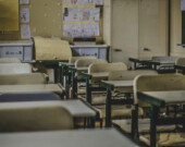 Des partenaires du Conseil scolaire francophone de la Colombie-Britannique aimeraient voir plus de consultations à propos de la cause judiciaire menée par celui-ci. Photo : Feliphe Schiarolli – Unsplash  