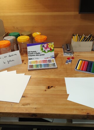 Deux ateliers créatifs, écologiques et solidaires, intitulés « Imagine ton Canada en 2050 », se sont tenus dans les locaux de La Boussole, à Vancouver | La Boussole