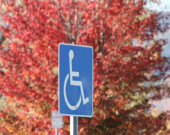 Vancouver poursuit ses efforts afin de tendre vers l’accessibilité universelle mais ne rivalise pas encore avec d’autres grandes villes mondiales.  