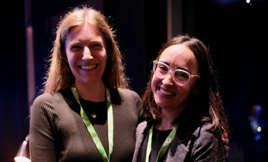 Marissa Bergeron et Bethany Scholfield, les lauréates du prix décerné par CPF | Canadian Parents for French  