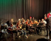Des jeunes de l’école Victor-Brodeur ont offert une prestation orchestrale durant le marché d’hiver | Martin Bouchard
  
