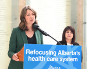 Danielle Smith, la première ministre de l’Alberta. | Photo d’Alberta Newsroom  