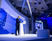 Mark Carney était devant un public qu’il connait bien au Forum économique de Davos. | Photo : ©2026 World Economic Forum-Ciaran McCrickard – CC BY-NC-SA 4.0  