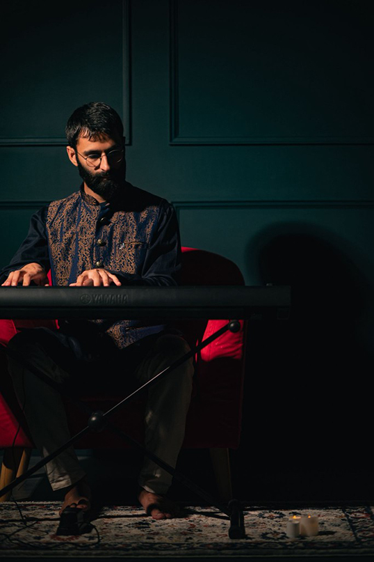 Performer from OSTād’s – An Indo-Western Instrumental Music Experience. | Photo courtesy of RAGA Echoes.  
