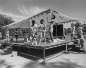 Volunteers building the Diamond Stage. | Tamio Wakayama, 1988.   