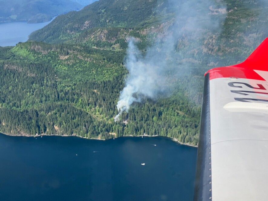 Découvert le 11 mai, l’incendie d’Earle Creek a été maîtrisé en deux jours | Coastal Fire Center/BCWS  