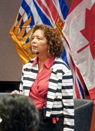 Dominique Dennery, présidente et fondatrice d’Obsidian Leadership Development Centre, a animé un atelier sur l’antiracisme lors du Forum communautaire tenu en mai dernier à Richmond | Réseau en immigration francophone de la Colombie-Britannique  