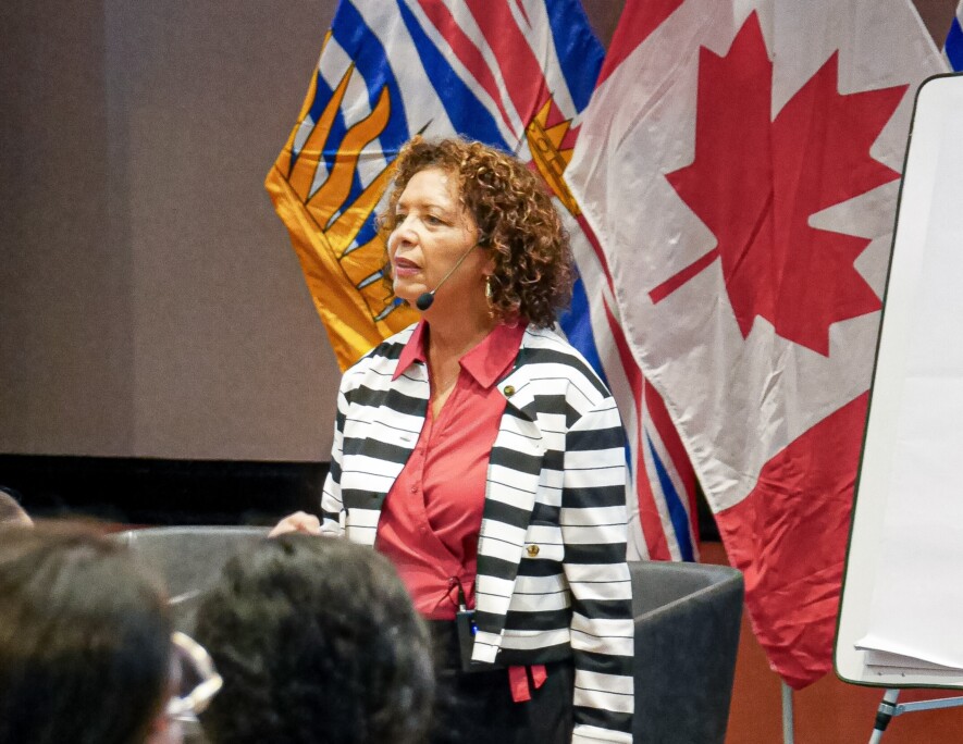 Dominique Dennery, présidente et fondatrice d’Obsidian Leadership Development Centre, a animé un atelier sur l’antiracisme lors du Forum communautaire tenu en mai dernier à Richmond | Réseau en immigration francophone de la Colombie-Britannique  