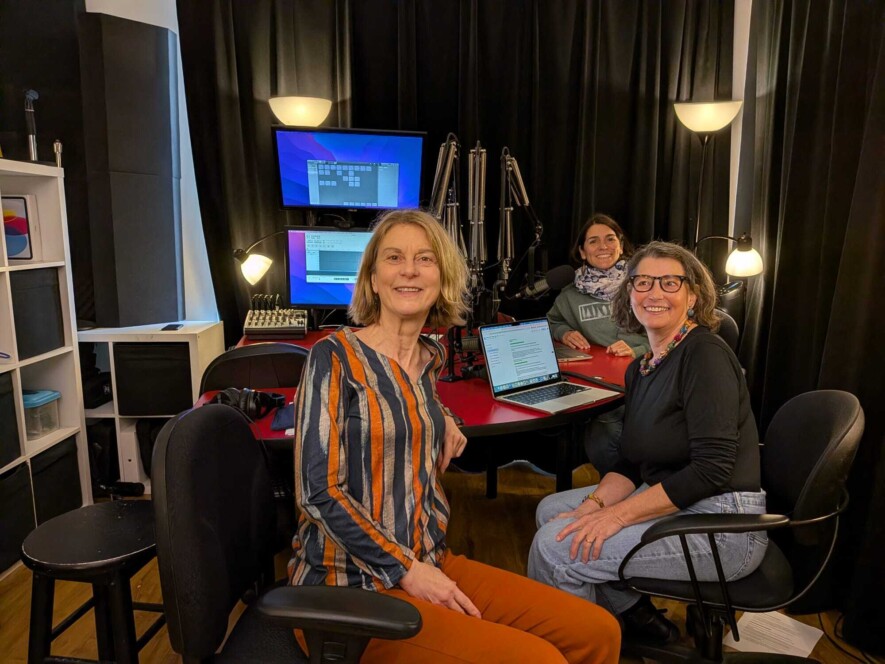 Les participantes du projet <em>Reflets d’Elles</em> en studio à Victoria | Réseau-Femmes Colombie-Britannique
  