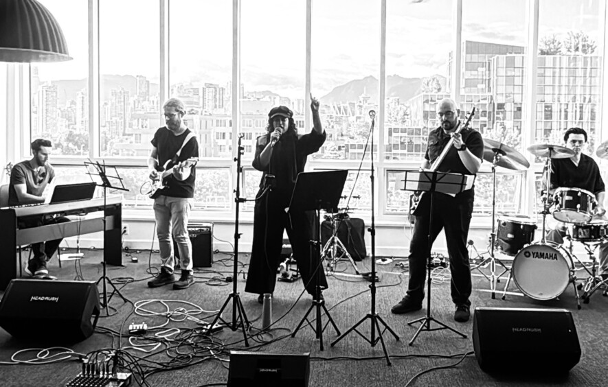 Avec Pacifique en chanson, Gila Rosa franchit une nouvelle étape dans son parcours musical. | Photo : courtoisie  