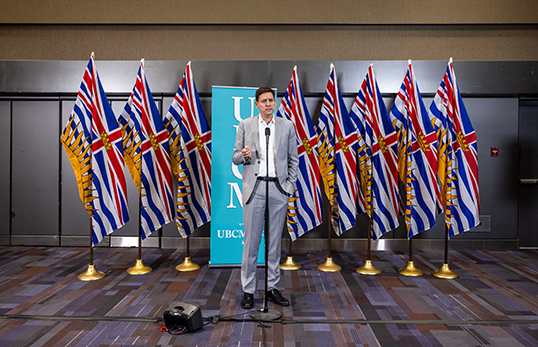 David Eby | Photo par Union of BC Municipalities Convention (UBCM), CC BY-NC-ND 4.0   
