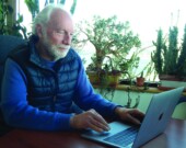 Le directeur
régional de la
Santé publique,
Yv Bonnier Viger,
dans son bureau à
Gaspé.  Photo : Nelson Sergerie  