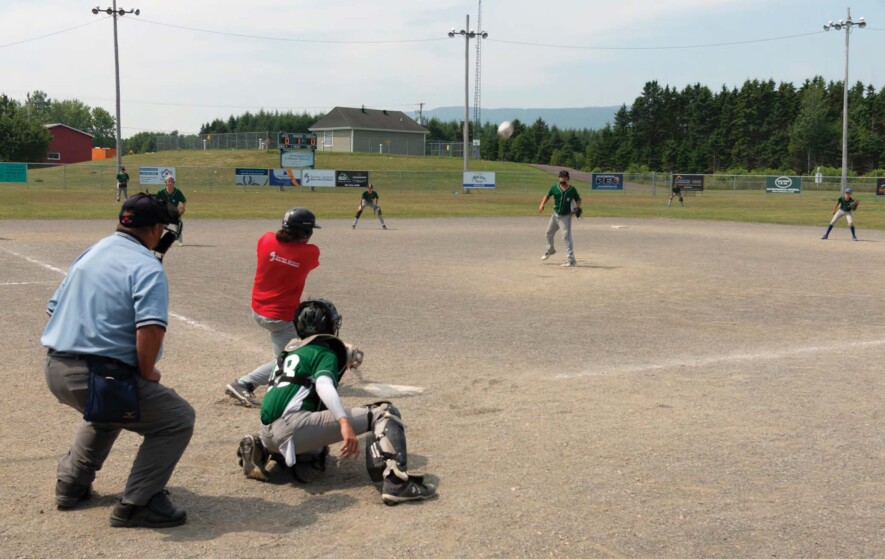 Le softball mineur masculin au Québec se concentre dans trois principales régions : le Centre-du-Québec, Bellechasse et la Gaspésie.  