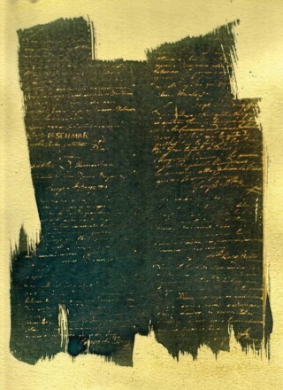 Il faut parfois une patience considérable pour arriver à déchiffrer la main d'écriture de Joseph-Mathurin Bourg. Ci-haut, un cyanotype tonifié à la verge d'or d'une page des registres de Carleton.  